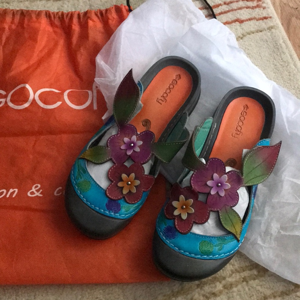 NWOT Summer floral  sandal